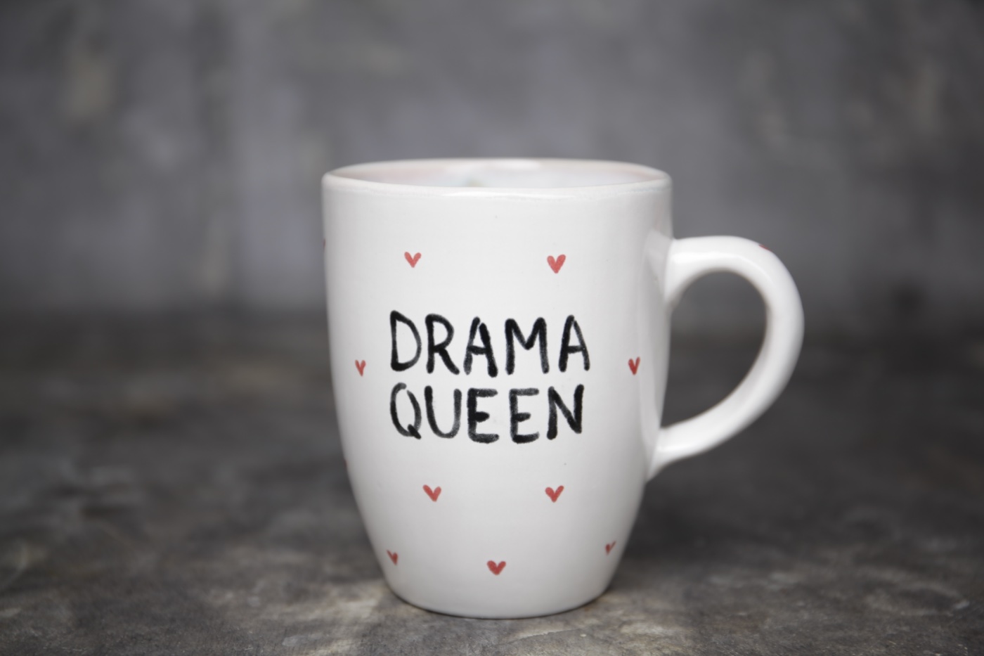 Кружка с надписью «Drama Queen» (Королева драмы)